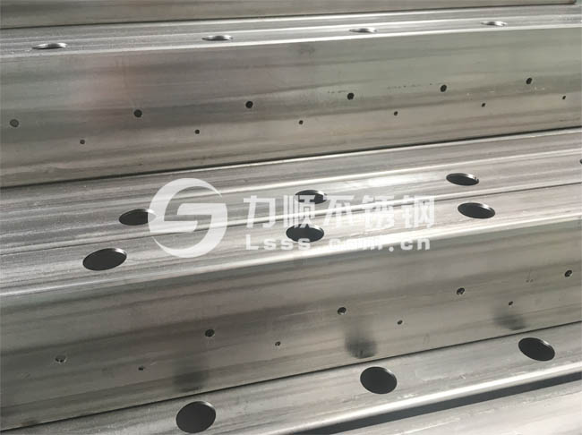 無錫激光切管加工_方管切圓孔小孔_鋼管切割